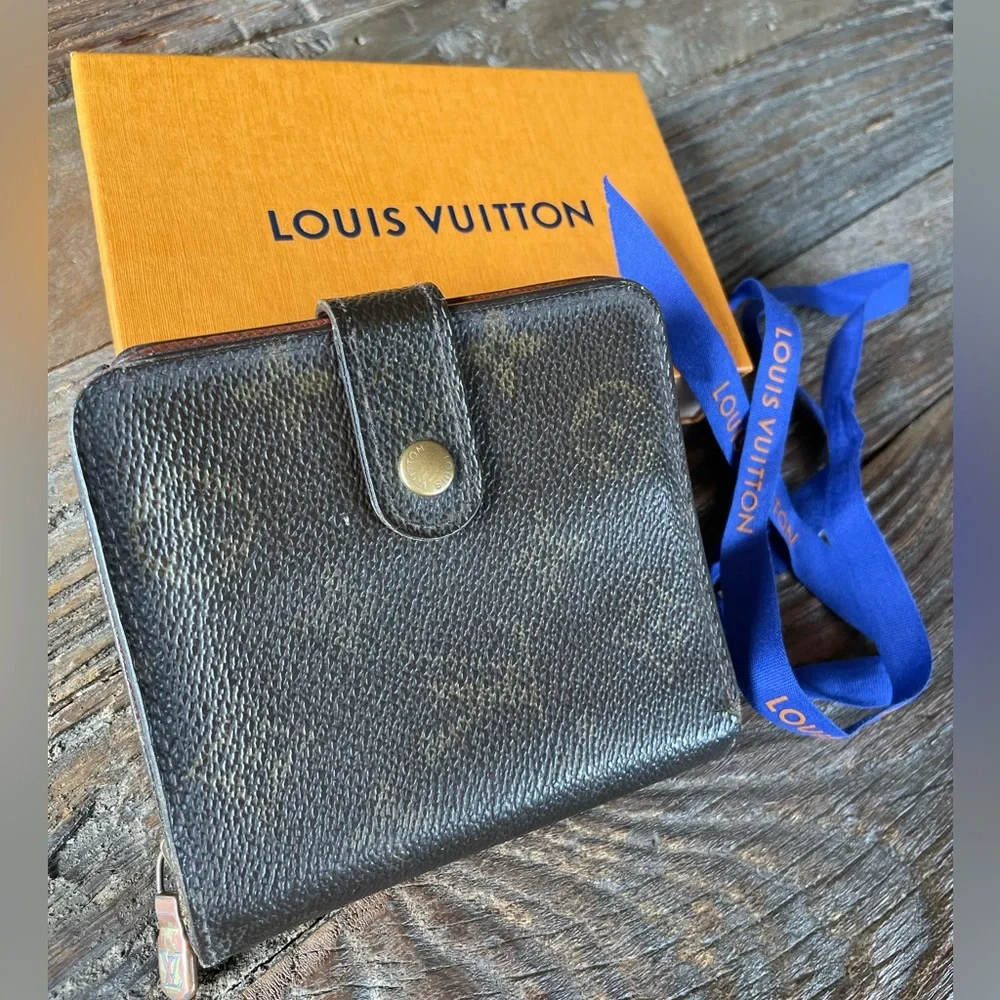 Louis Vuitton vintage zipper‎ monogram bifold wallet